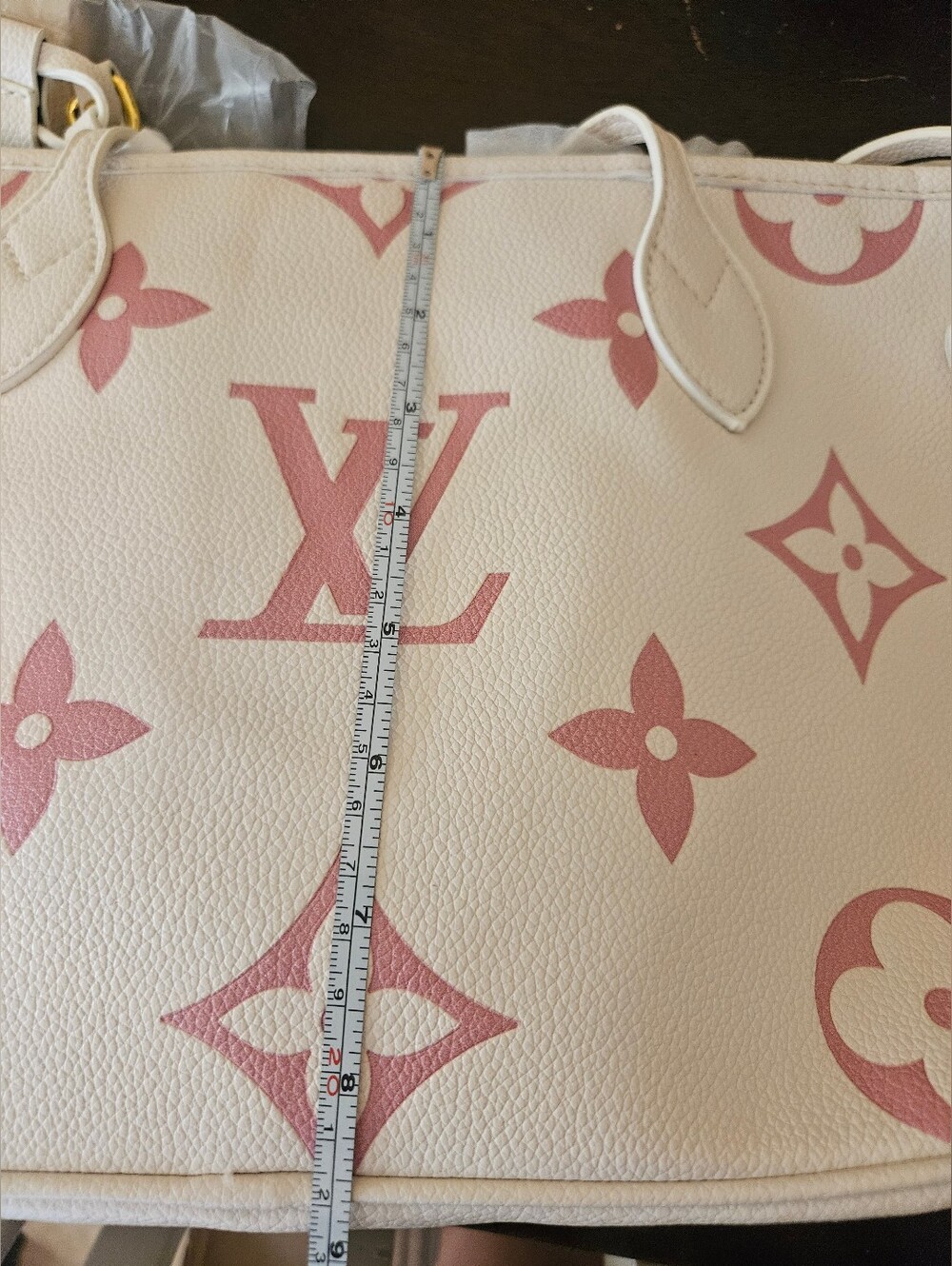 💗 White & Pink Monogram Shoulder Bag - Picture 7 of 10